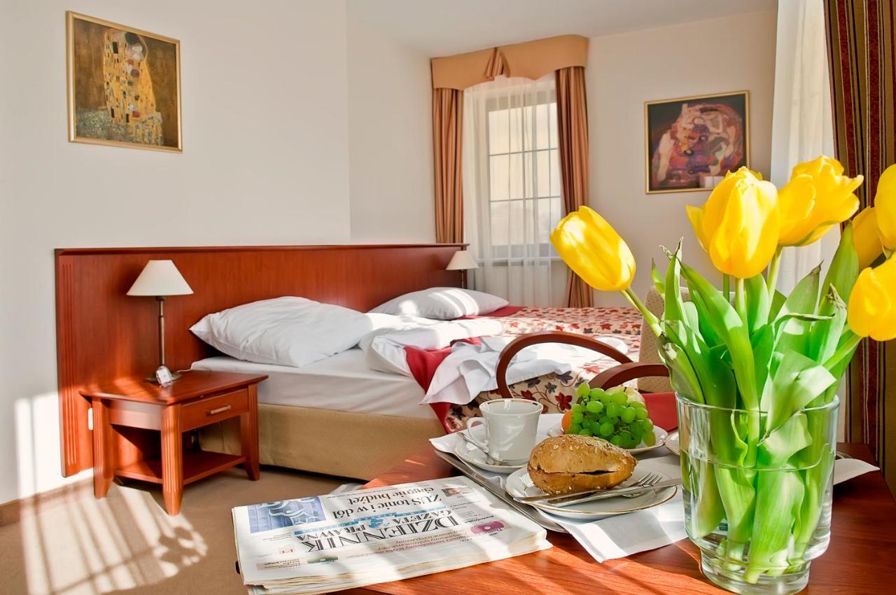 Hotel Dworek*** Skierniewice Eksteriør bilde
