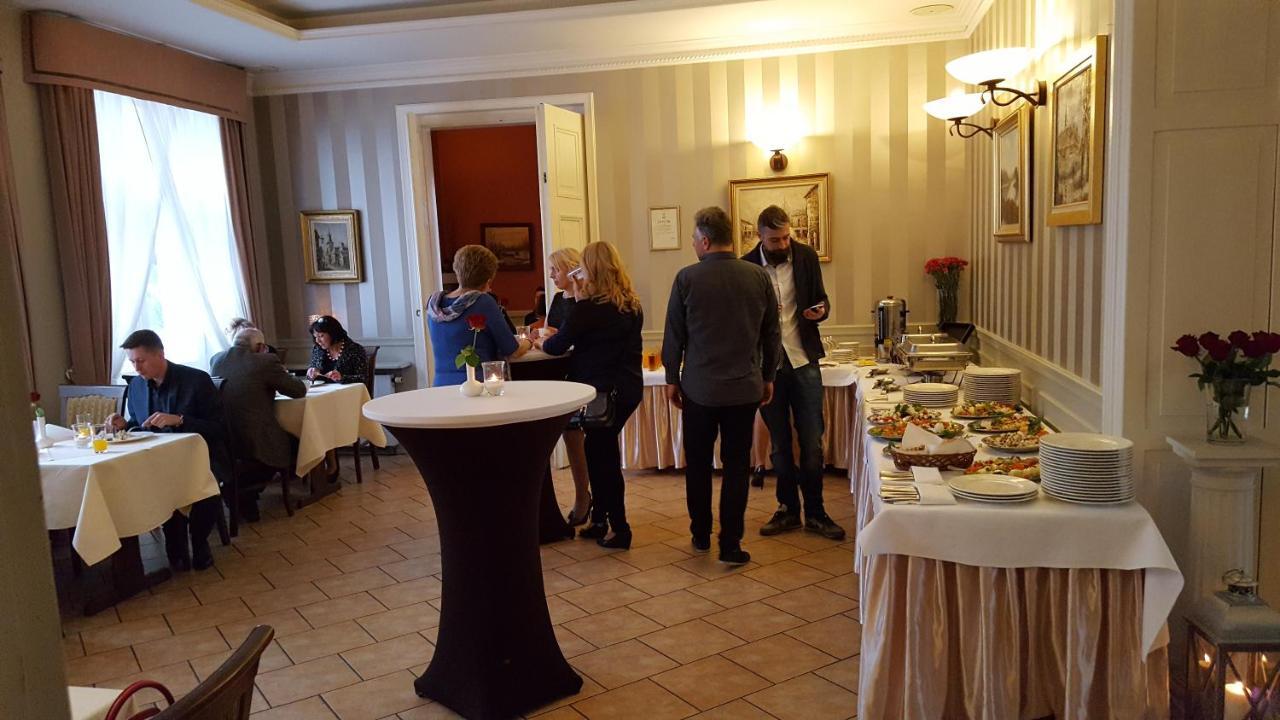 Hotel Dworek*** Skierniewice Eksteriør bilde