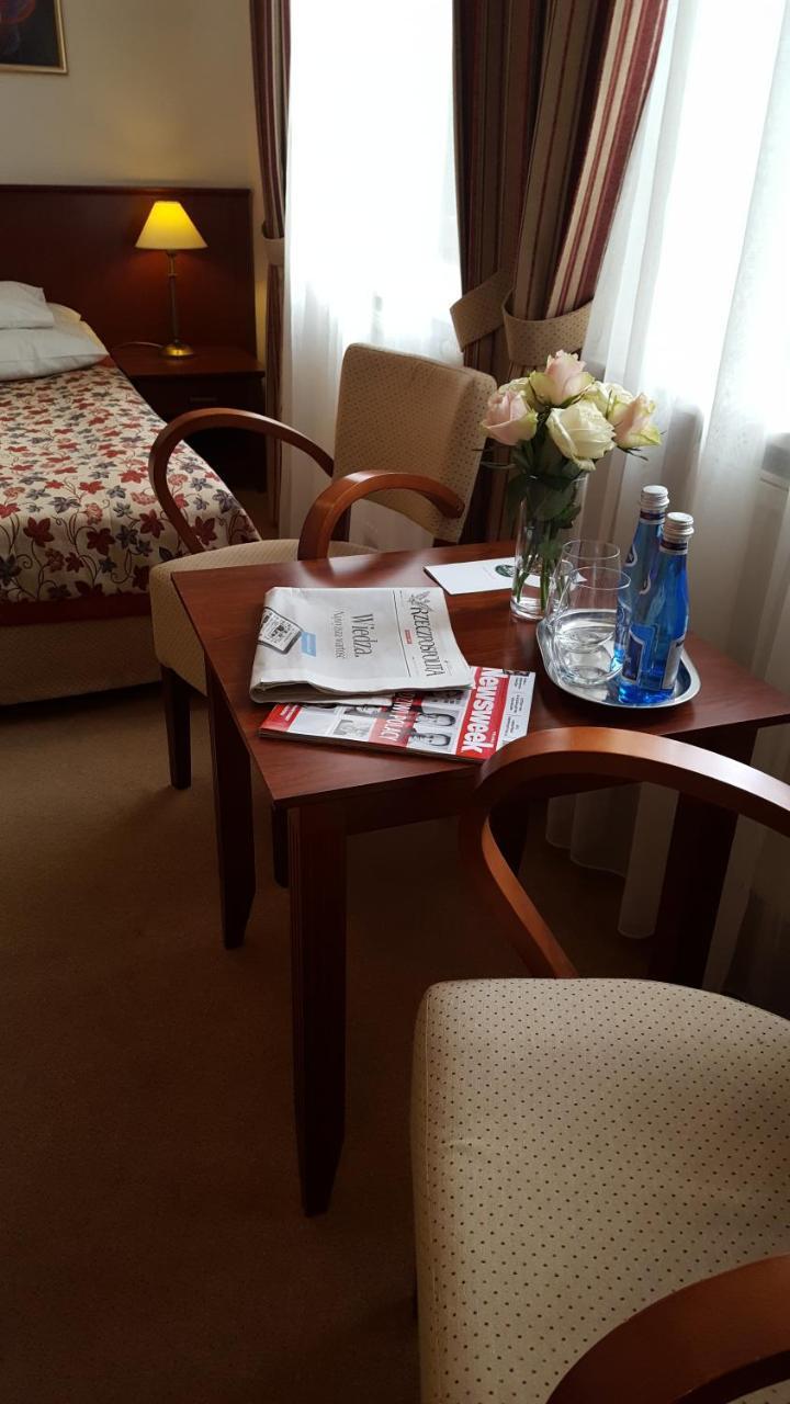 Hotel Dworek*** Skierniewice Eksteriør bilde