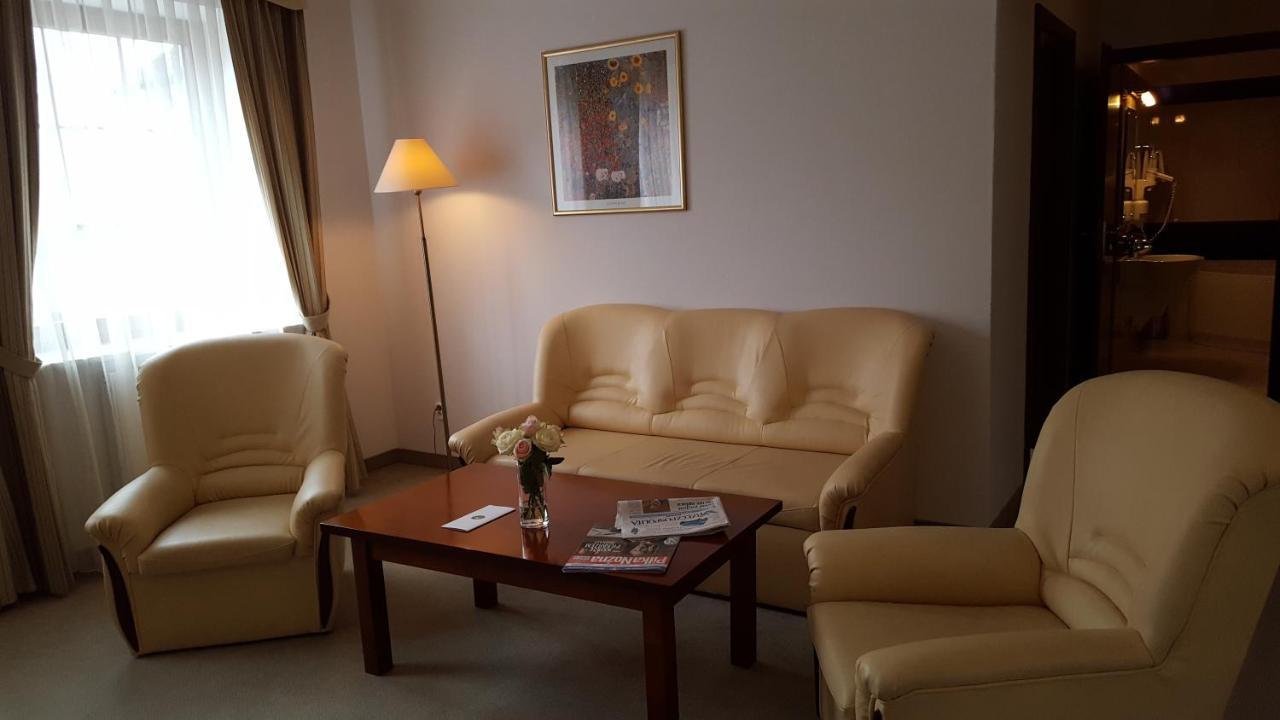 Hotel Dworek*** Skierniewice Eksteriør bilde